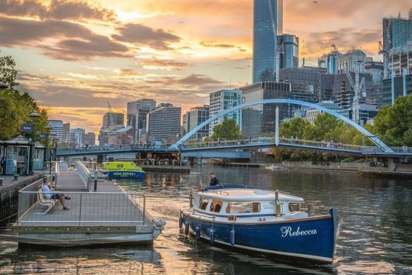 EAT. DRINK. WATERTAXI.